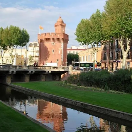 Appartement Confortable Avec Terrasse Proche Castillet